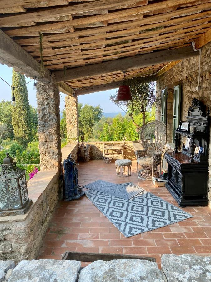 L'Effrontee Acomodação com café da manhã Tourrettes-sur-Loup Exterior foto