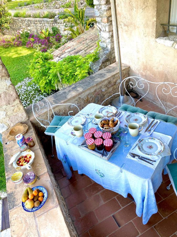 L'Effrontee Acomodação com café da manhã Tourrettes-sur-Loup Exterior foto